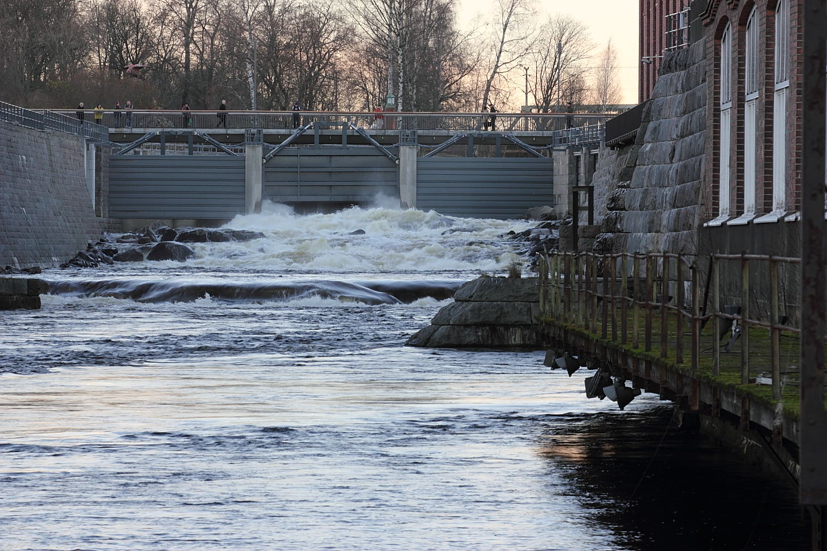 Tammerkoski_tulvaluukut1.JPG